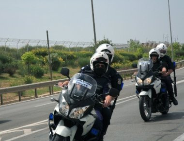 Λαμία: Συνελήφθη ντουέτο που «ξάφριζε» οχήματα και μαγαζιά